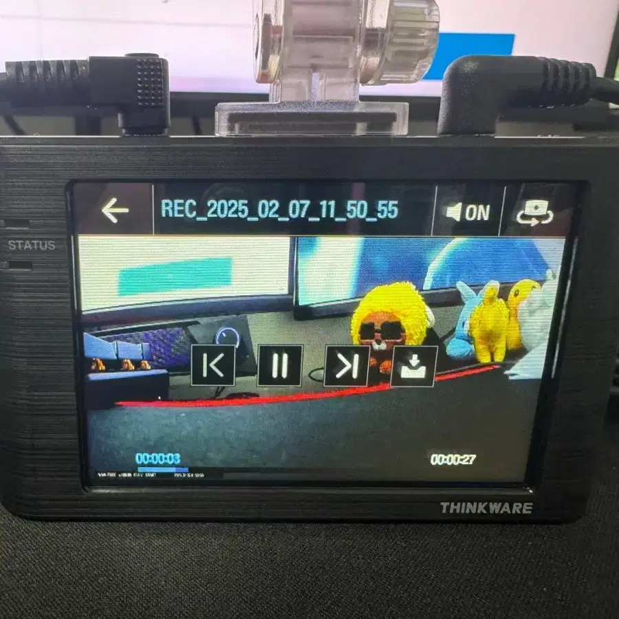 블랙박스 2채널 아이나비 Z5000+ FHD 32GB 팝니다. 3061B