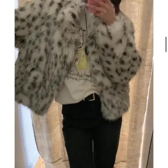 미뉴에트 Devil short fur jacket 퍼 자켓