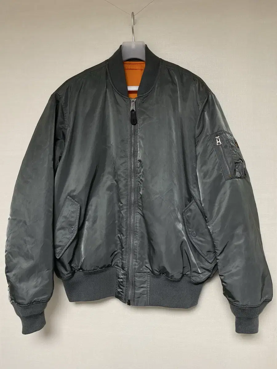 ALPHA INDUSTRIES MA-1 FLIGHT JACKET