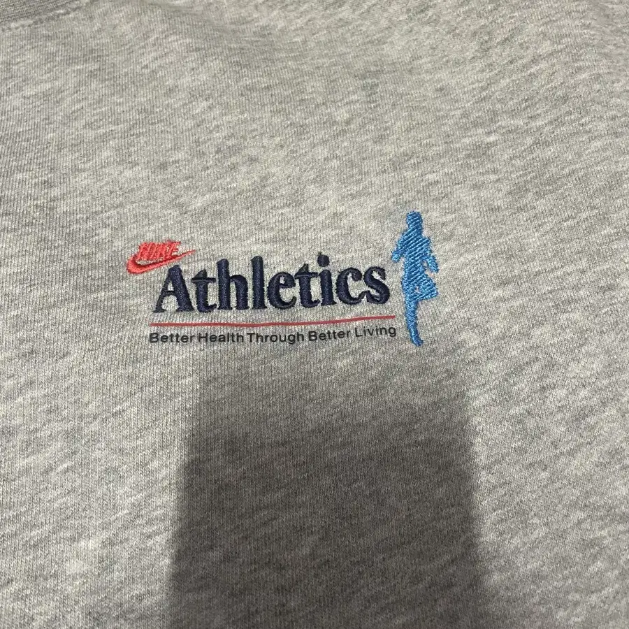 나이키 Athletics 크루넥 기모