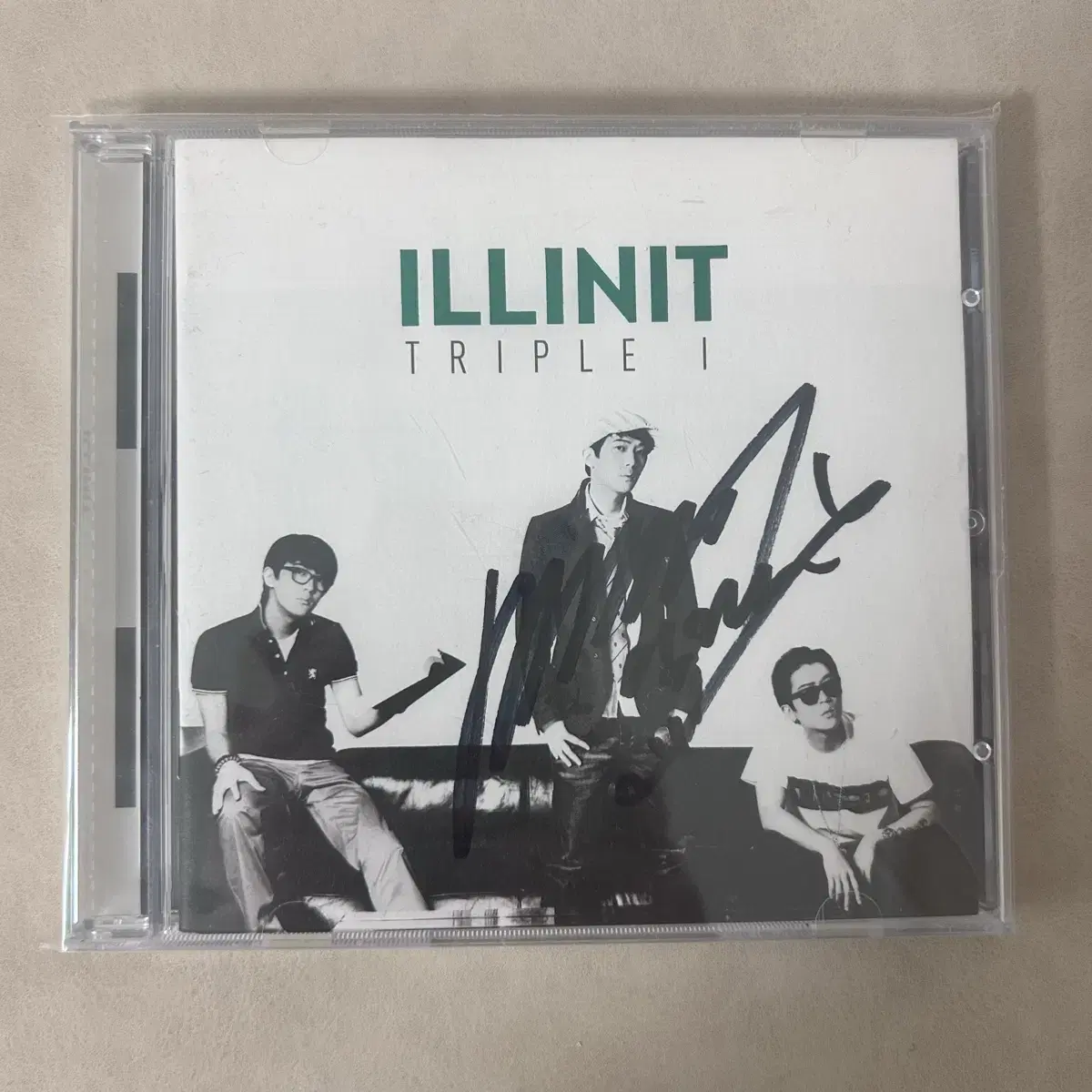 일리닛 Triple I Illinit 트리플I 싸인반