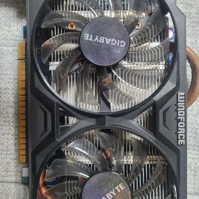 Gigabyte GTX 750 ti 2G