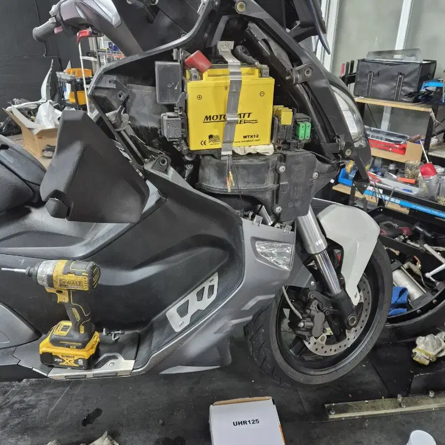 BMW C600s 14년식 아크라포빅 깔끔 차량 구조변경완료 팝니다