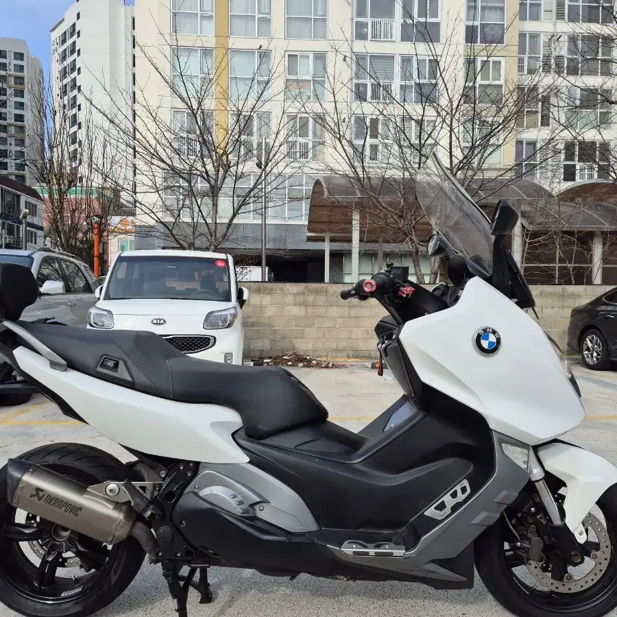 BMW C600s 14년식 아크라포빅 깔끔 차량 구조변경완료 팝니다