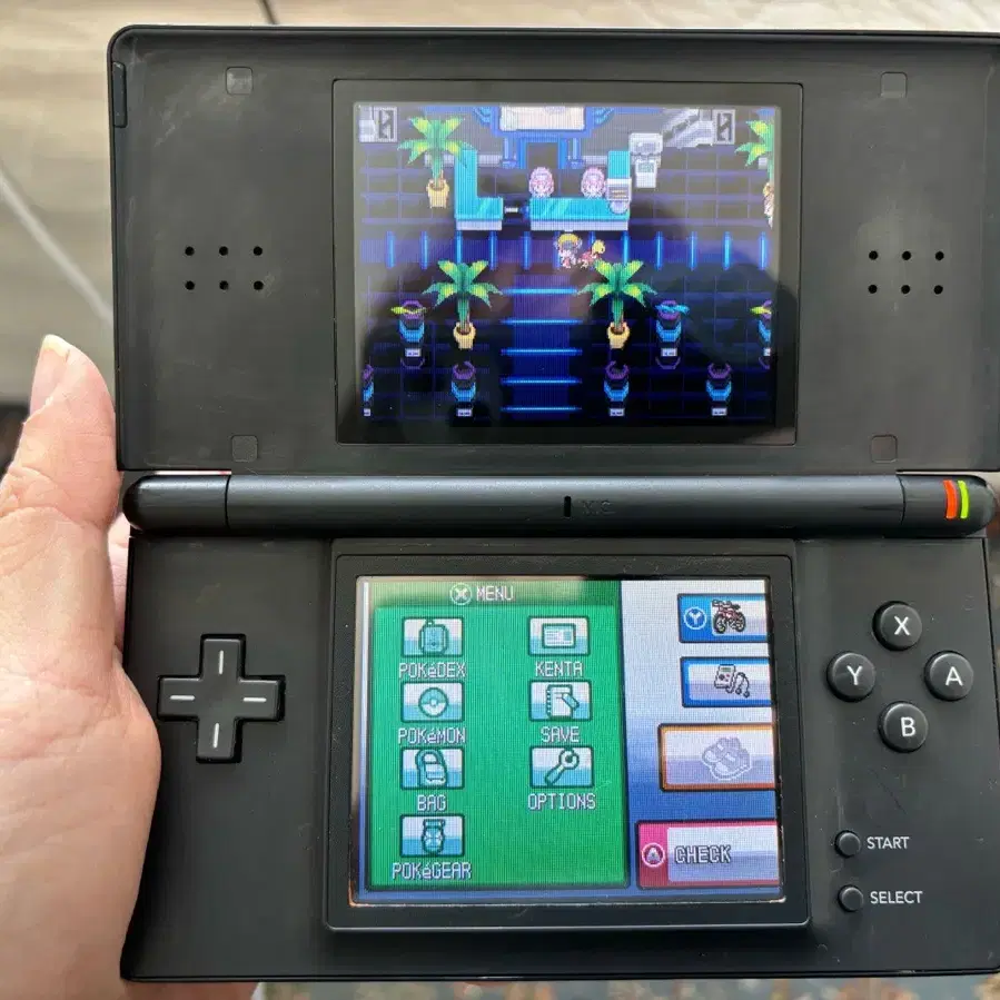 닌텐도 DS lite 블랙 검정색 게임 콘솔 + 충전기 포함