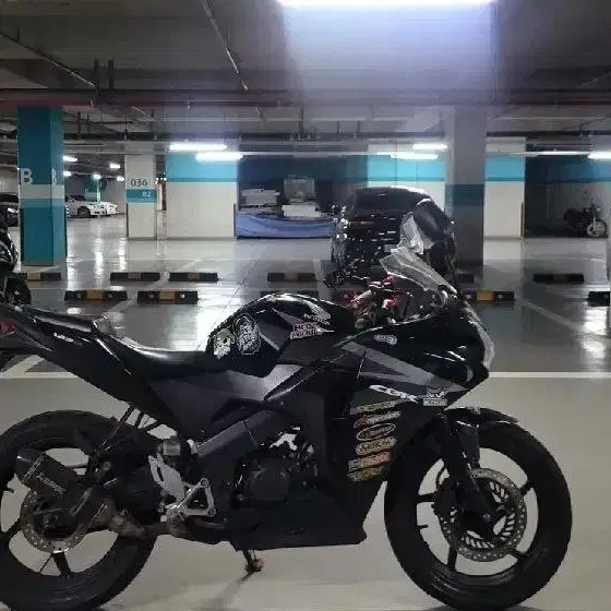 CBR125 2014년식 머플러구변완 저렴하게판매합니다