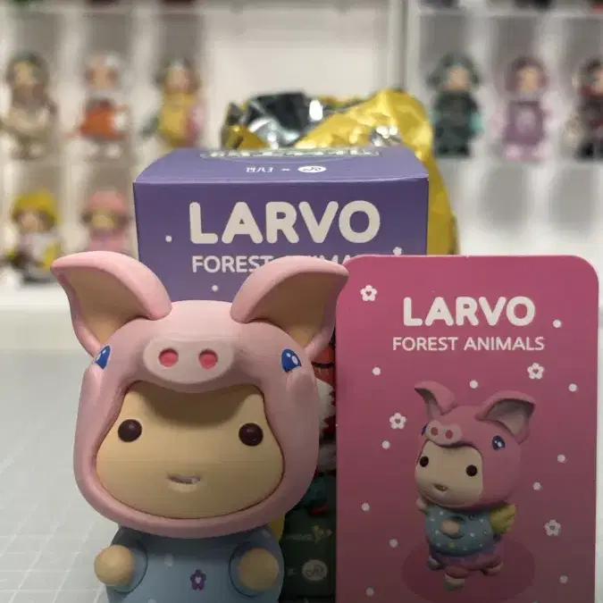 라보(LARVO) 피규어