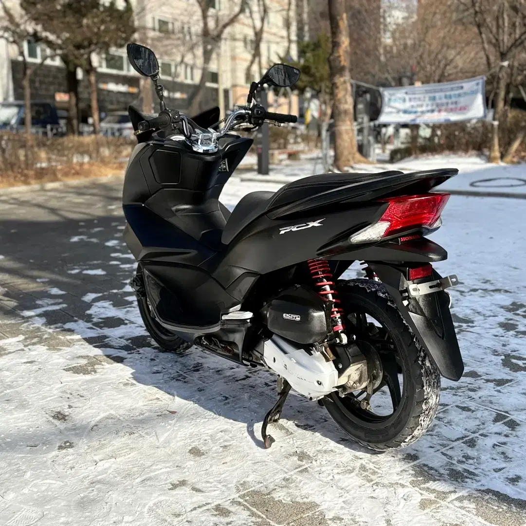 PCX125CC 18년식 짧은키로수 저렴하게 판매합니다.