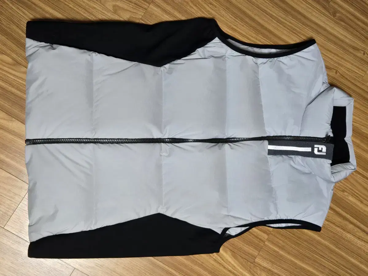 Footjoy padded vest