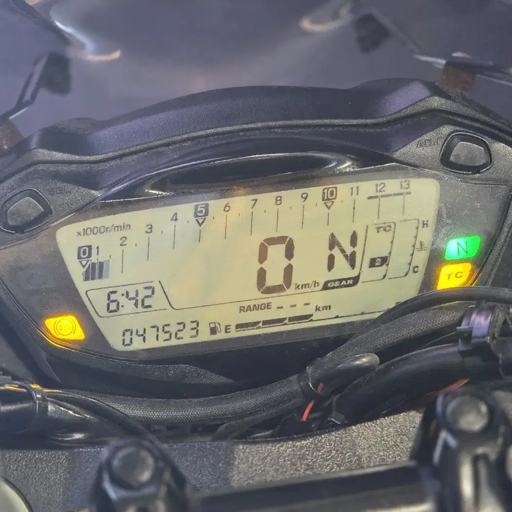 스즈키 gsxs750 4만km 요시무라 구변완료된 차량 판매합니다.