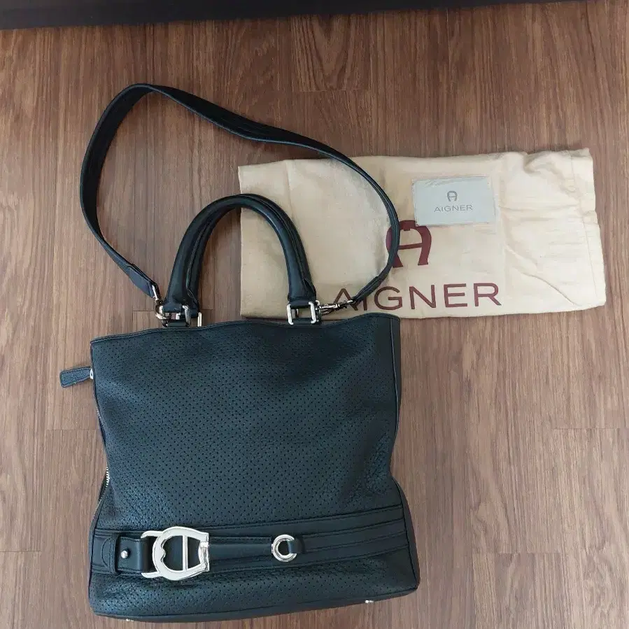 AIGNER  가죽가방    검정색