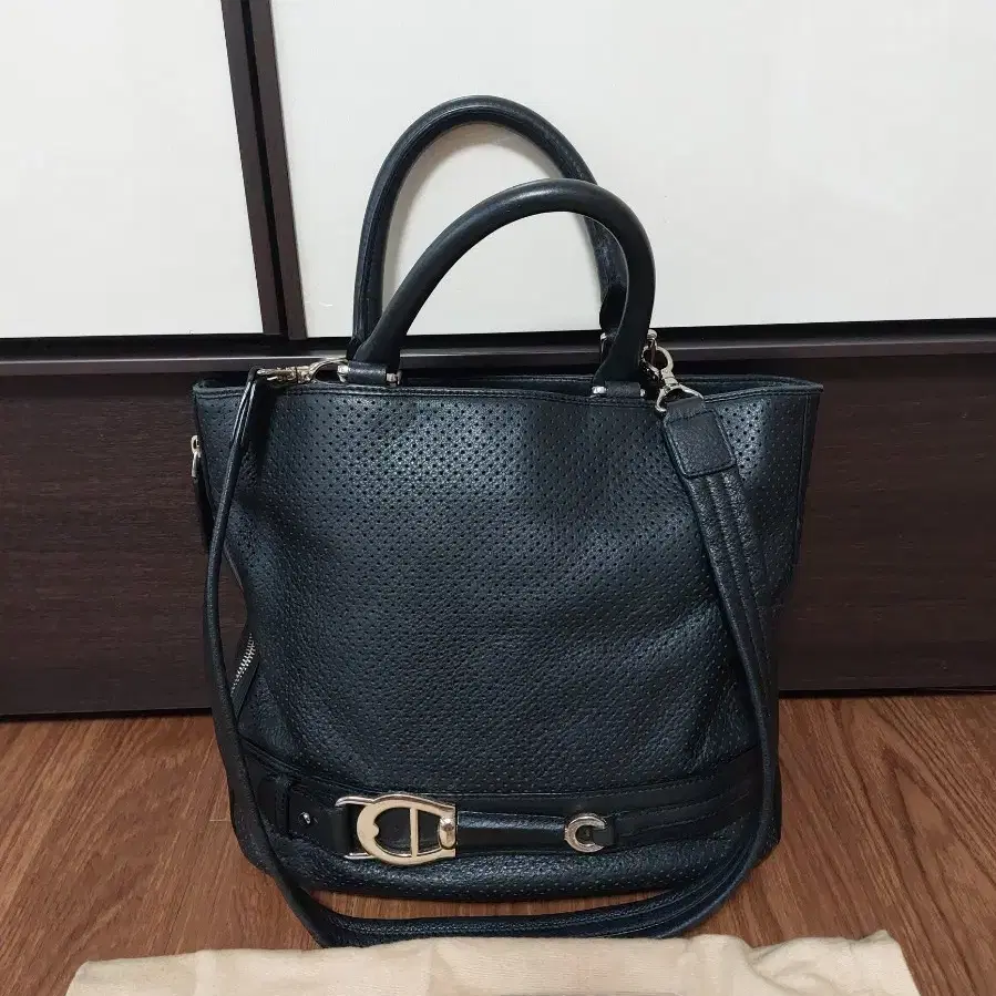 AIGNER  가죽가방    검정색