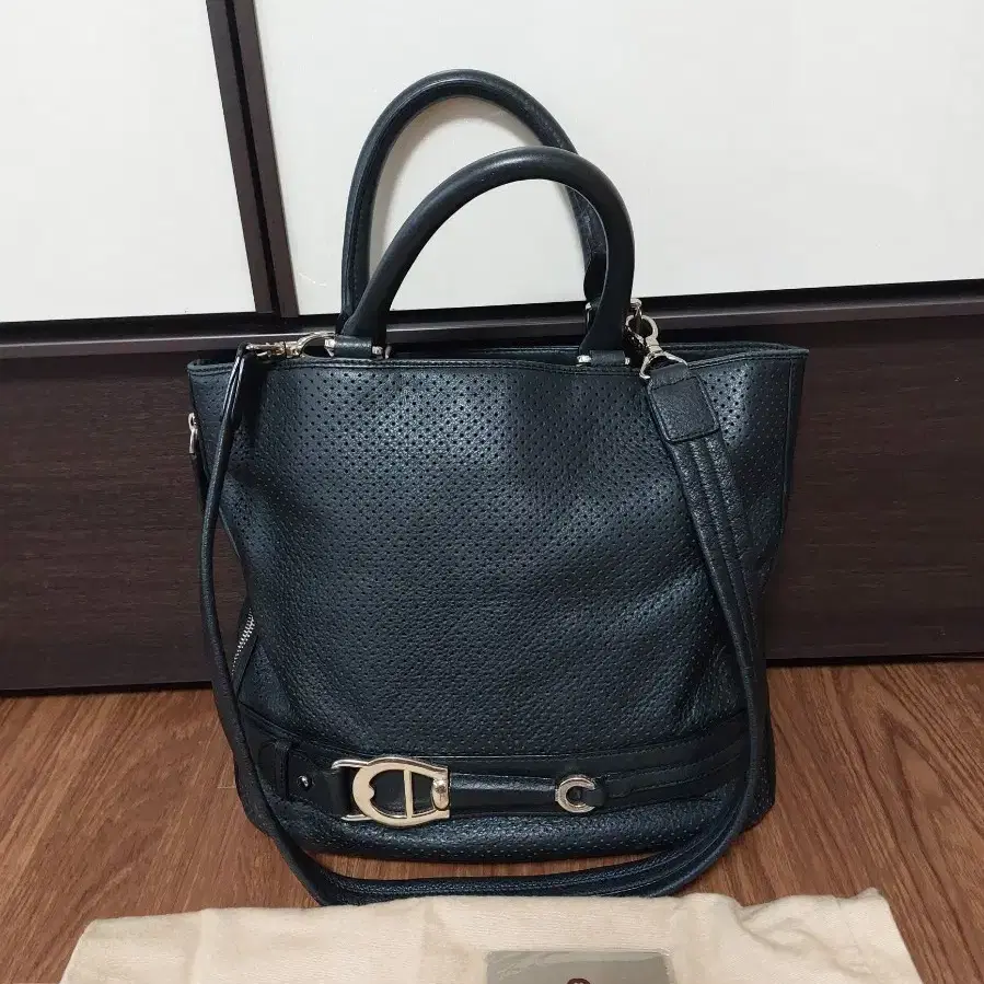 AIGNER  가죽가방    검정색