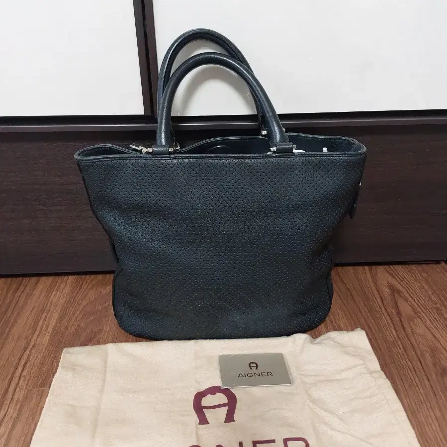 AIGNER  가죽가방    검정색