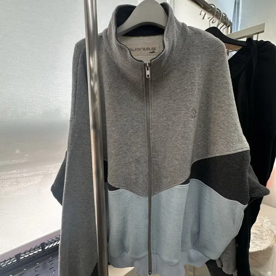 Via Colorblock zip-up (Gray murti)