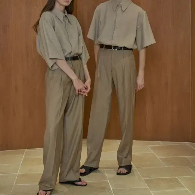 stu One Tuck Slacks Beige s사이즈 슬랙스