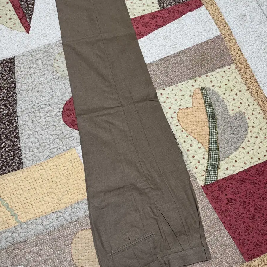 stu One Tuck Slacks Beige s사이즈 슬랙스