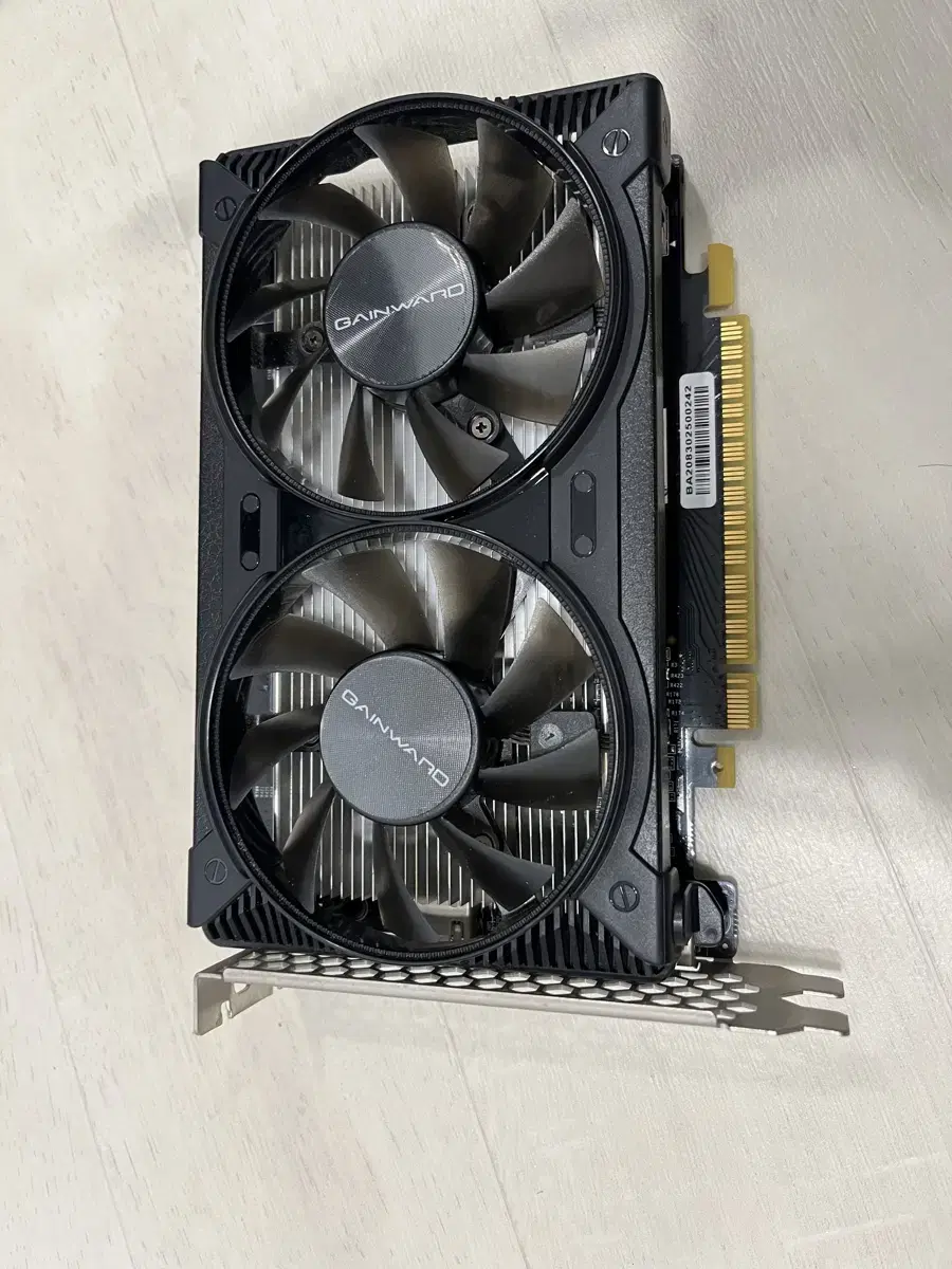 GeForce GTX 1650 그래픽카드 팝니다