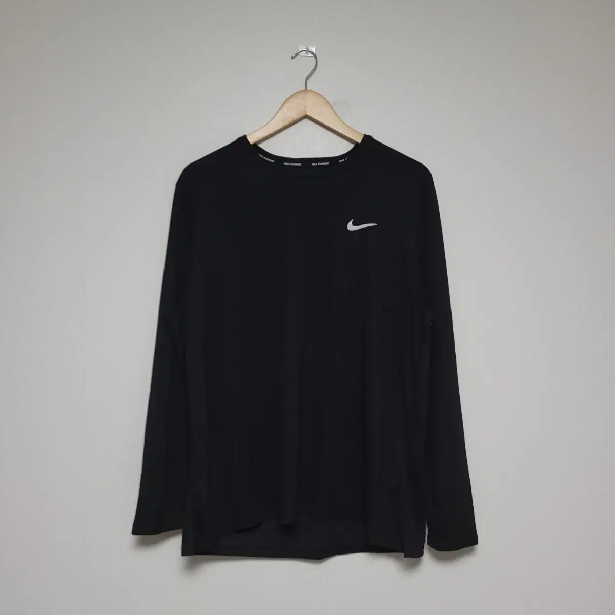 (105) 새상품 NIKE 나이키 드라이 핏 UV 긴팔 러닝 탑