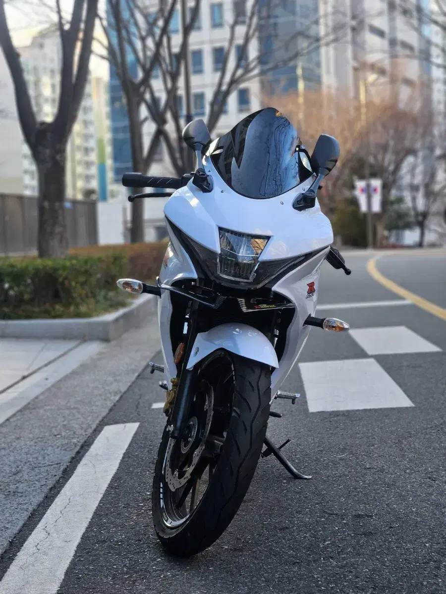 gsxr125 21년식 신차급 판매합니다