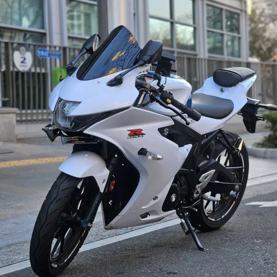 gsxr125 21년식 신차급 판매합니다