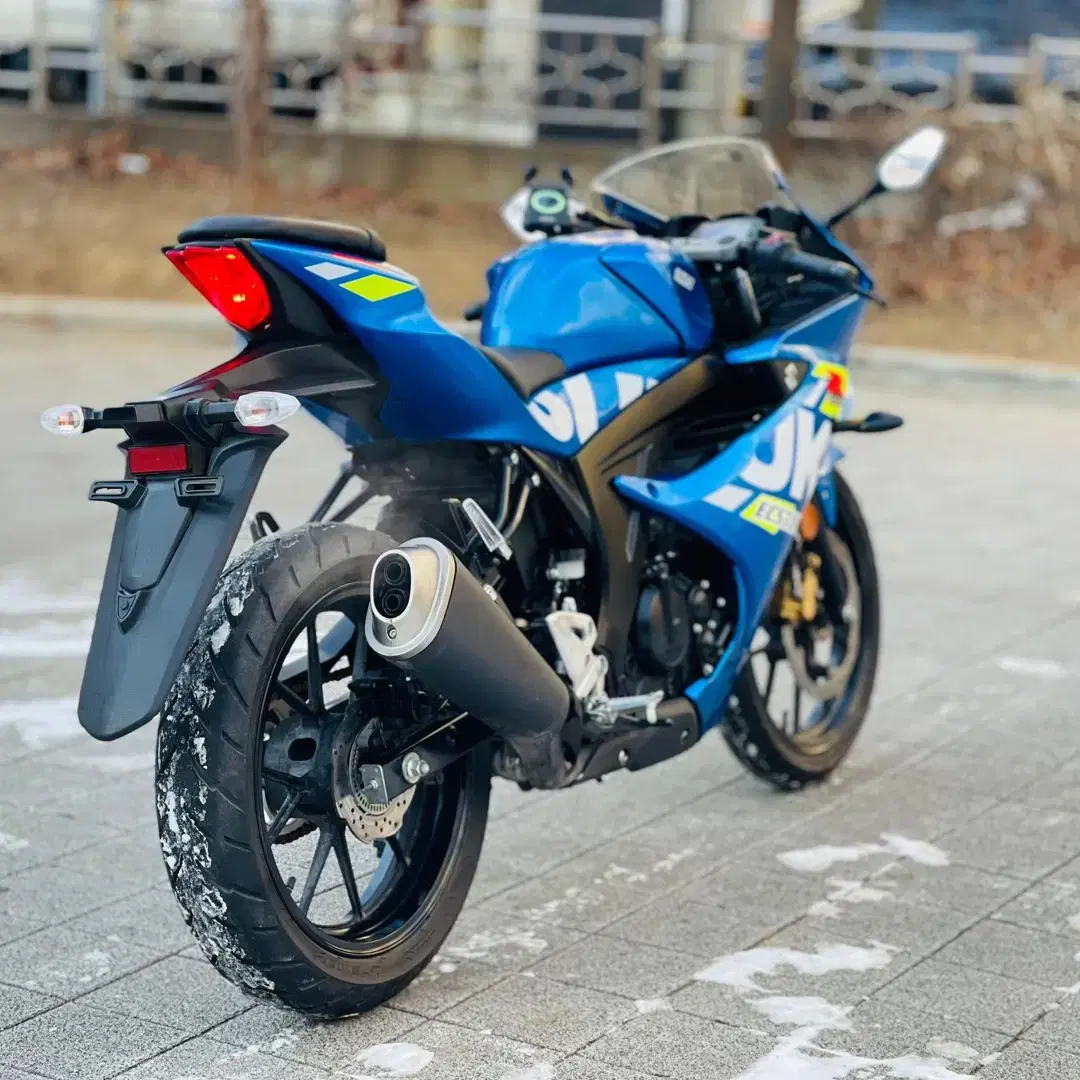 스즈키 GSX-R125 23년식 저렴하게 판매합니다. GSXR125