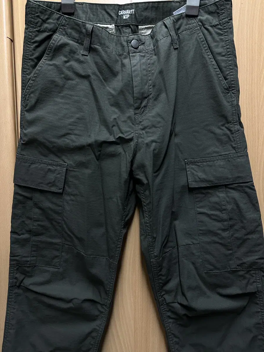 Carhartt WIP regular cargo pant 32x32