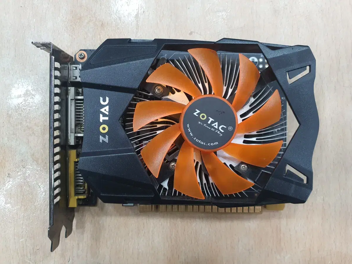 ZOTAC GTX 750 1G 그래픽카드 무전원