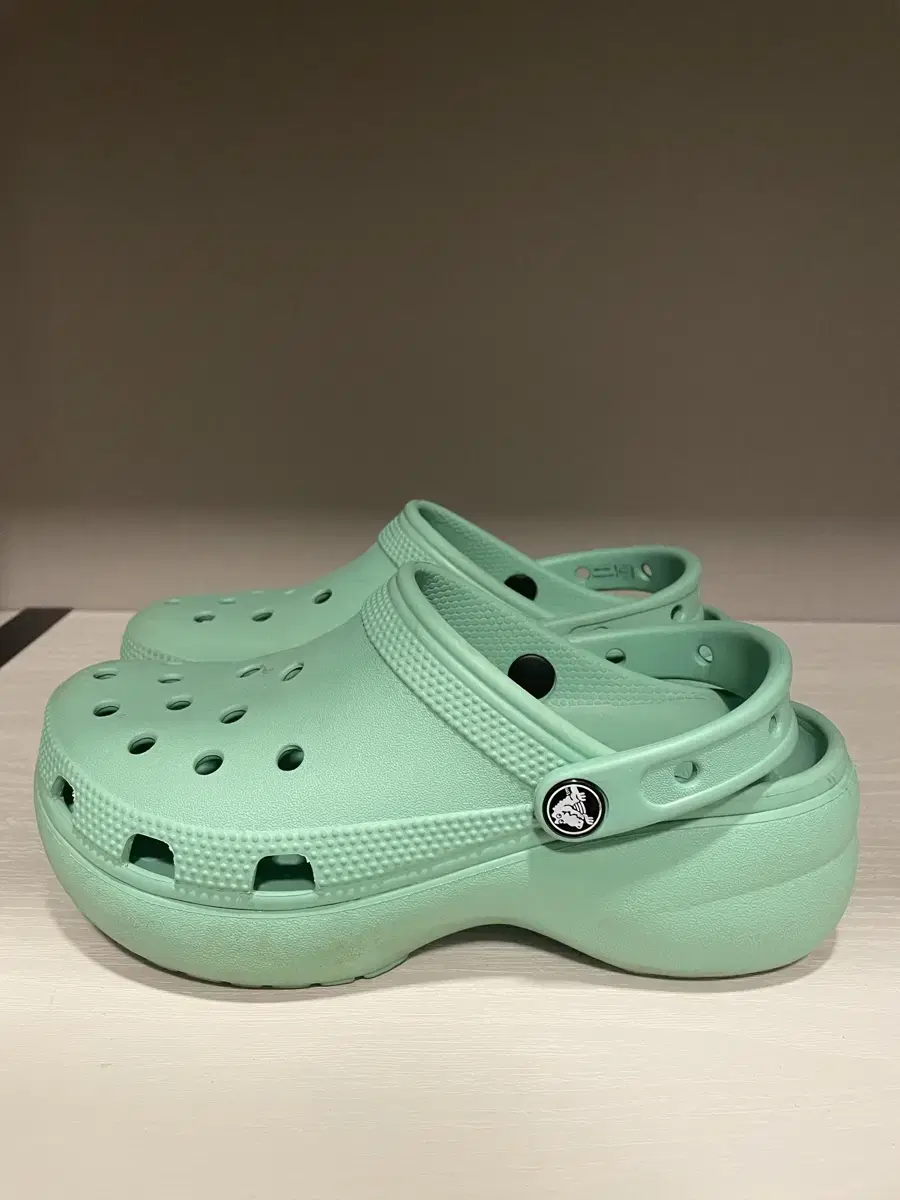 Crocs 크록스 민트 플랫폼