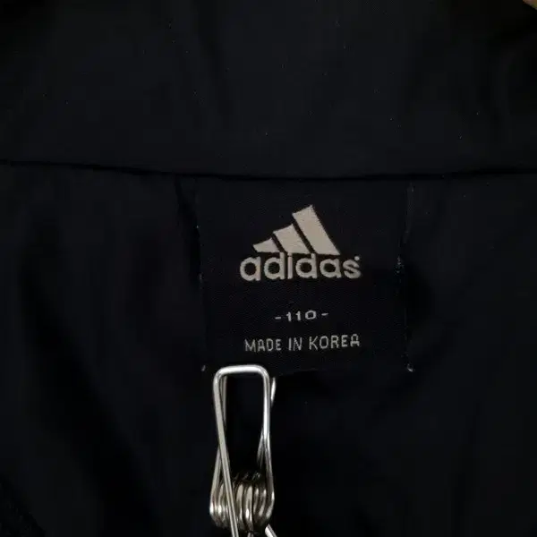 아디다스 ADIDAS 스트릿 누빔 바람막이 자켓 블랙골드 3400093