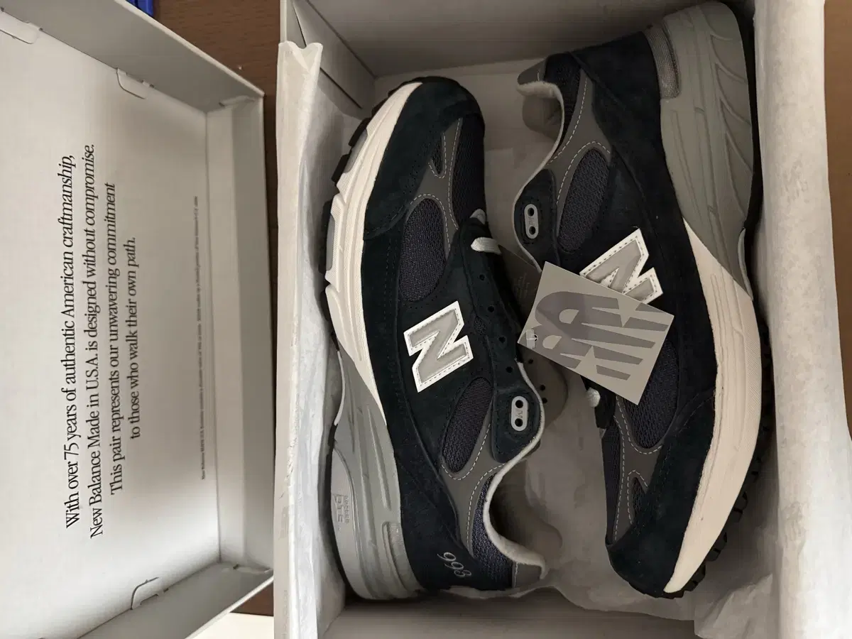 뉴발란스 993 Navy 275사이즈 MR993NV 새 상품 (공정불량)