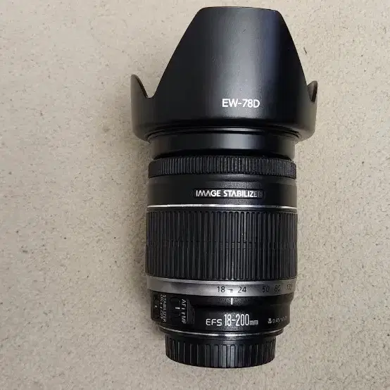 캐논 EF-S 18-200mm IS 판매 합니다.