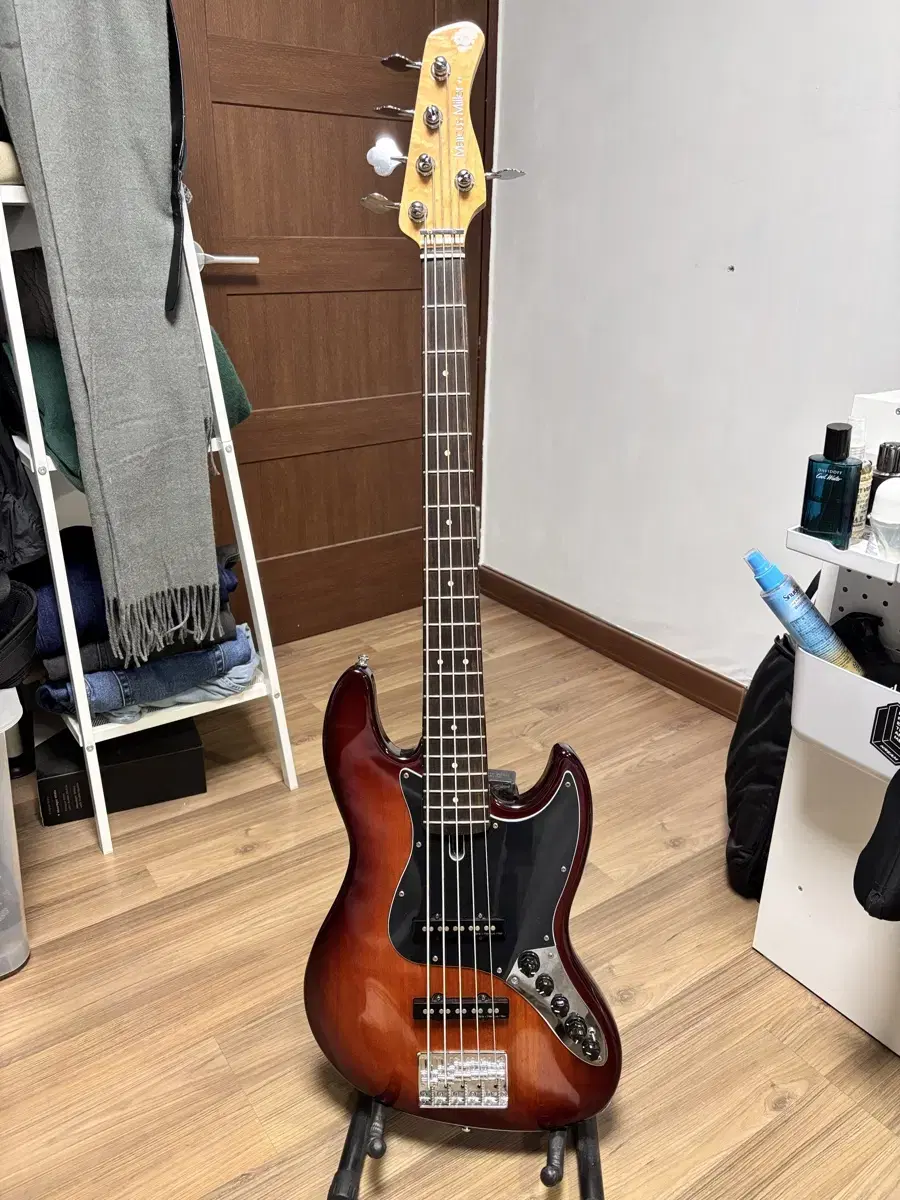 Saiya V3 5-string Sunburst