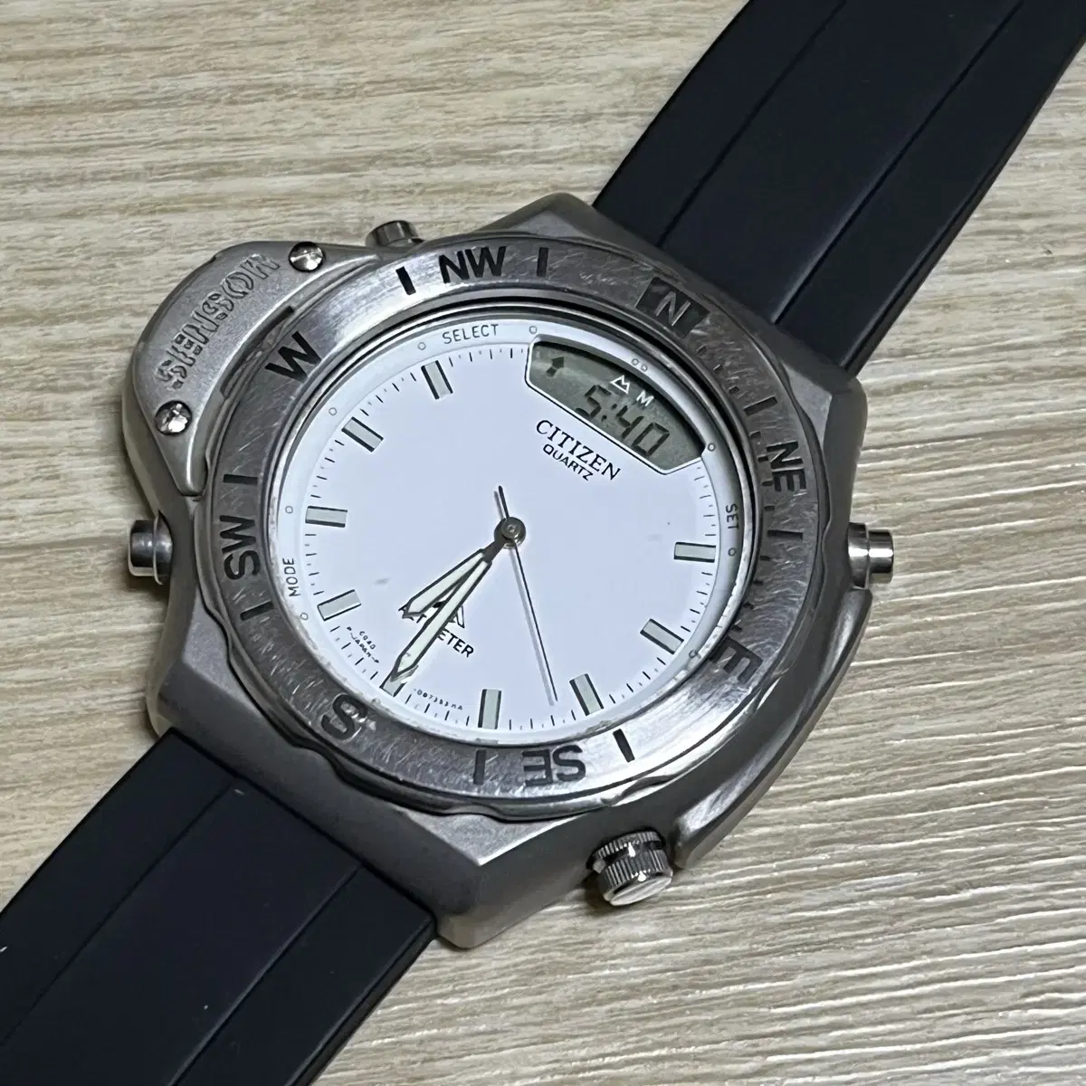 Citizen 빈티지 시티즌 티타늄 39mm 고도 계측 흰판 다이버 시계