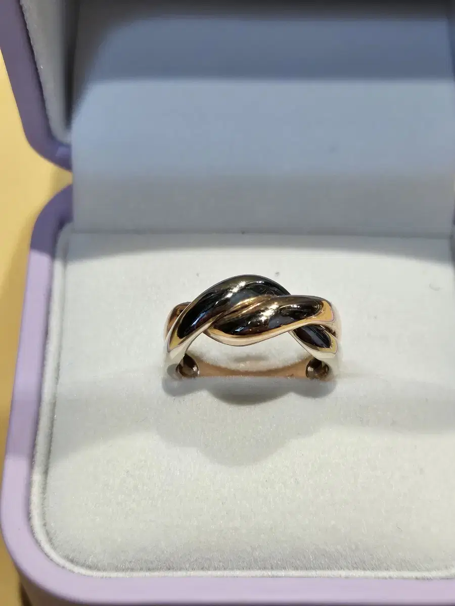 14k two-tone ring white gold & yel gold