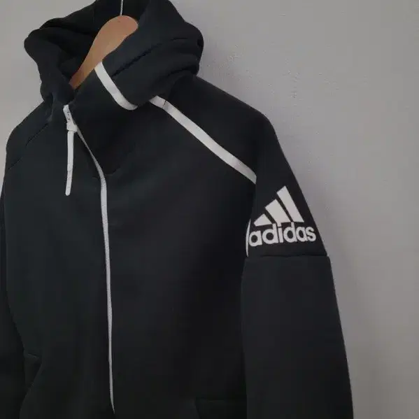 아디다스 Adidas 블랙 후드집업 여 S A515