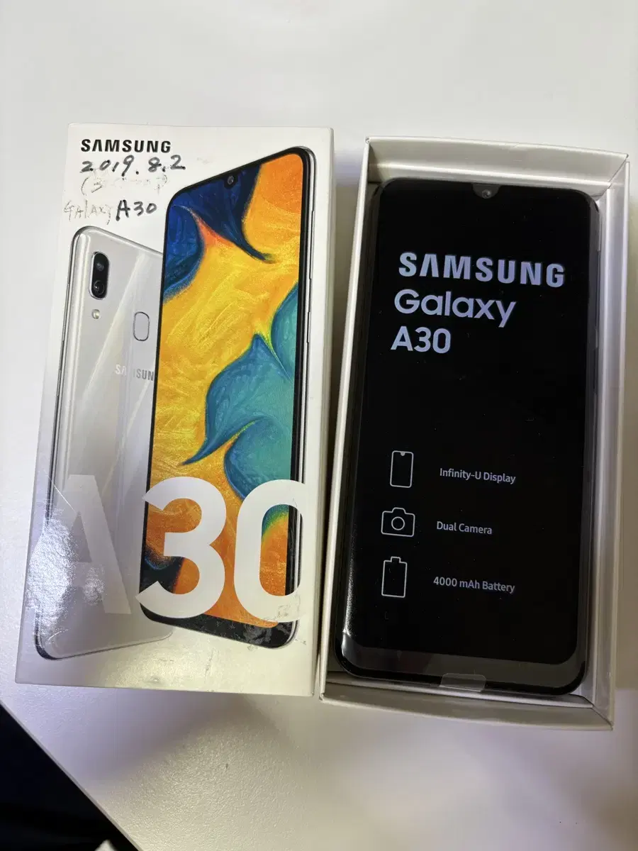 SAMSUNG Galaxy A30 풀박스 (충전기0)