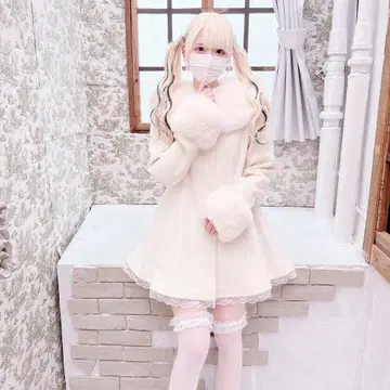 마즈 이모짱 비쥬 장식 플레어 롱 코트