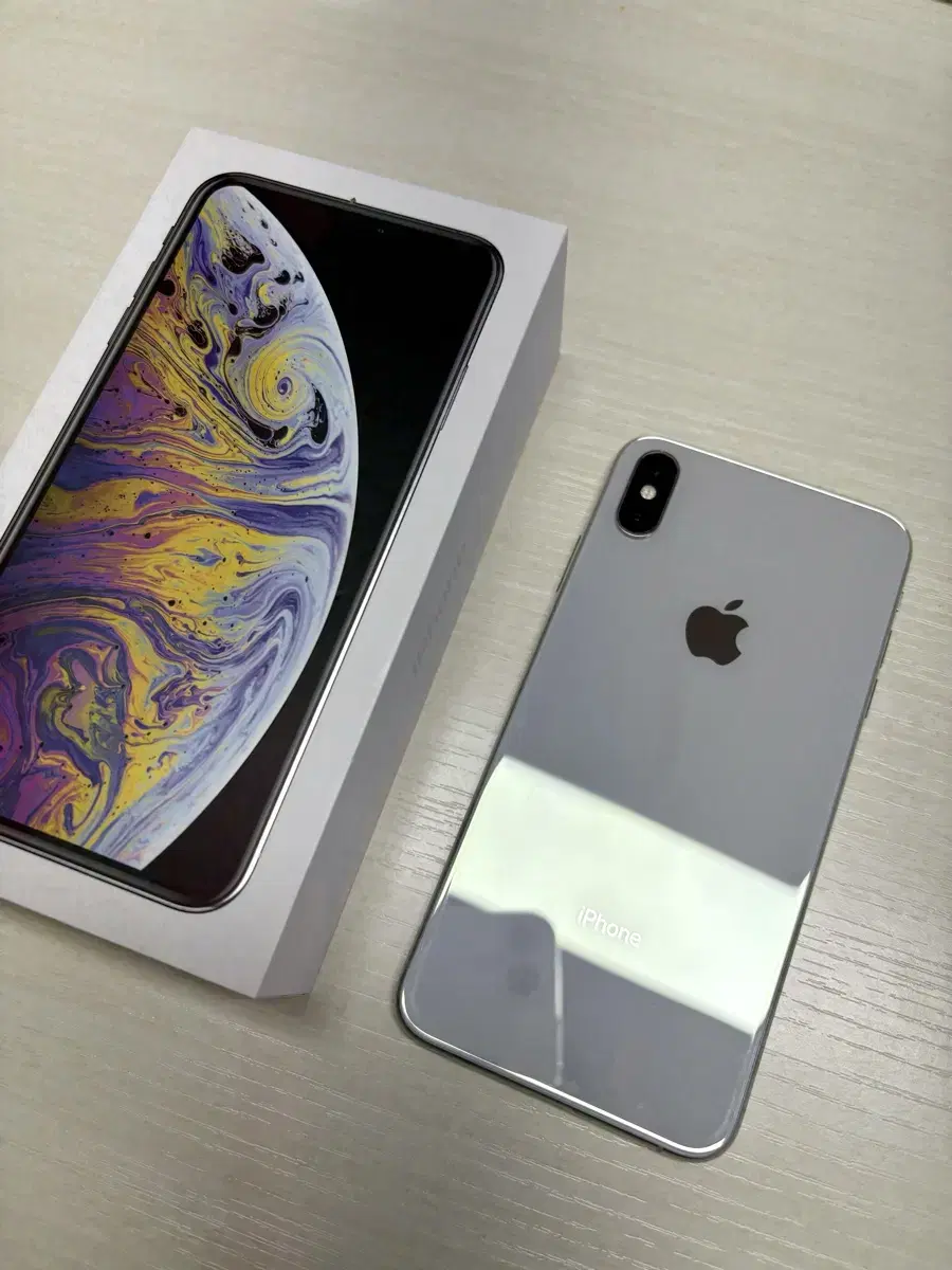 아이폰 XS Max 512GB 실버 판매합니다!