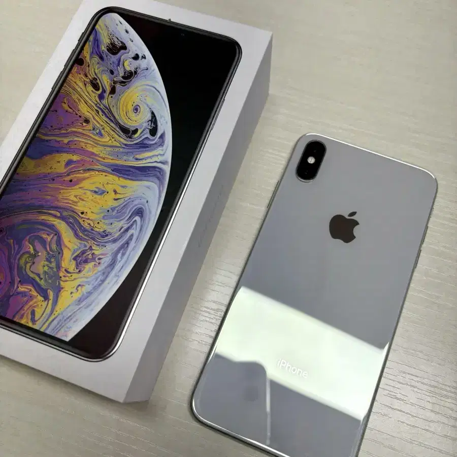 아이폰 XS Max 512GB 실버 판매합니다!