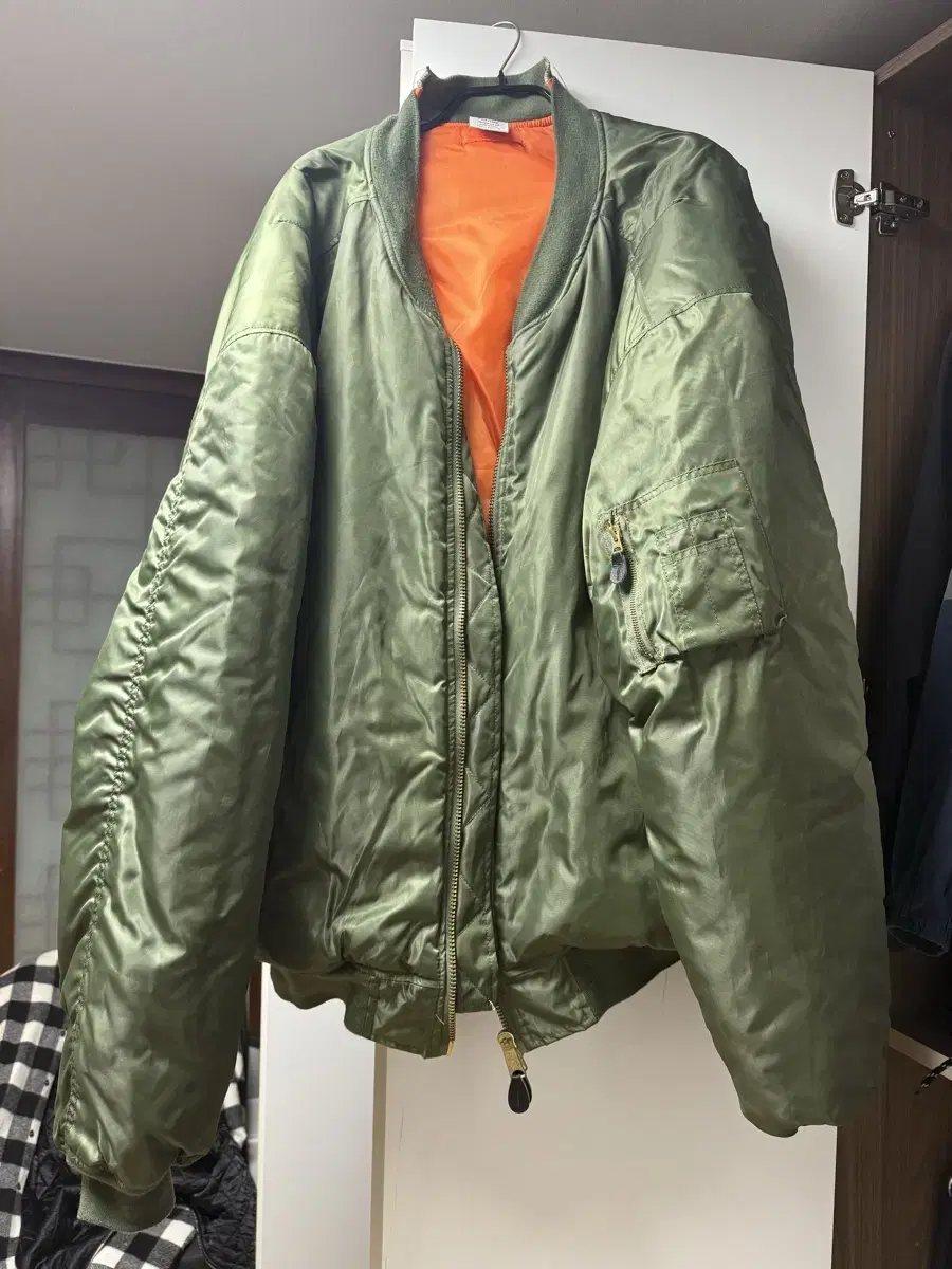 베트멍 15fw 초초판 절개 봄버 마원 카키 OS 급처
