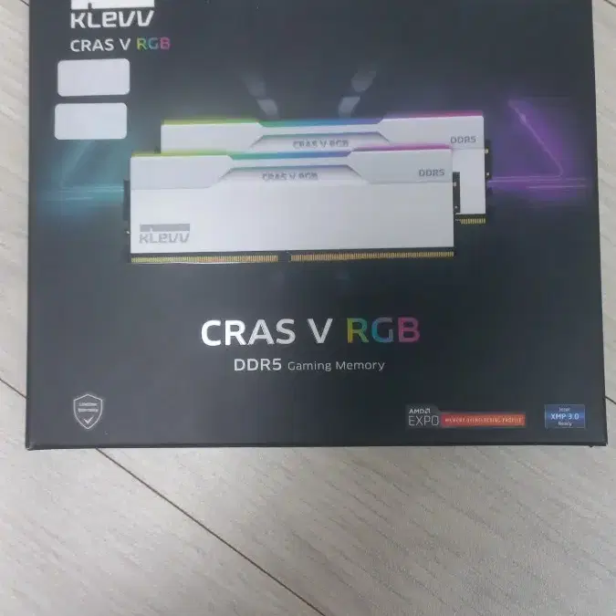 에센코어 클레브 DDR5 6000 CRAS V RGB 32GB 화이트