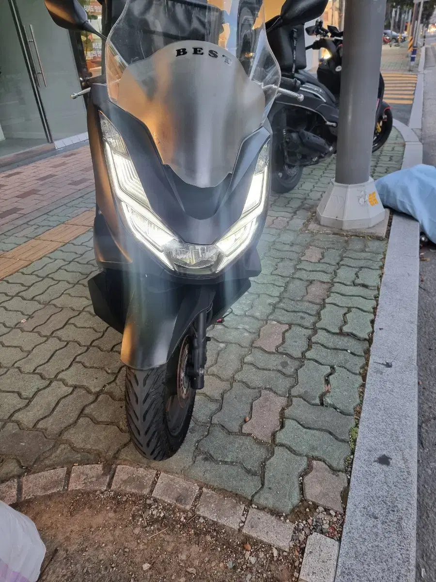 22년식 pcx 팔아요