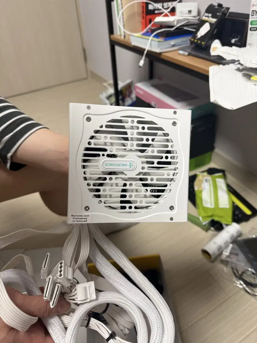 마이크로닉스 classic 2 700w(화이트) 판매합니다