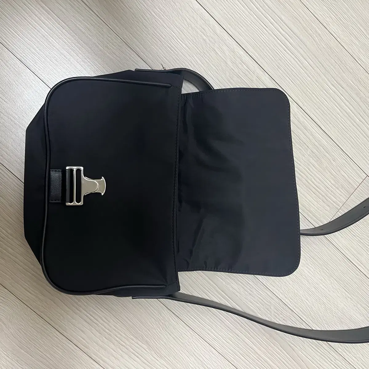 마뗑킴 미니 버클백 MINI BUCKLE BAG IN BLACK