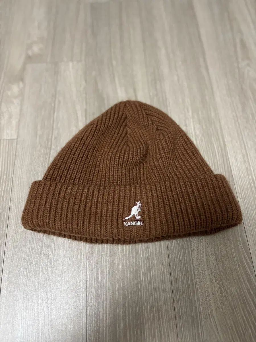 Kangol 비니 브라운