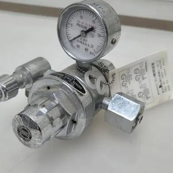 OMEGA Pressure Gauge 압력조정기