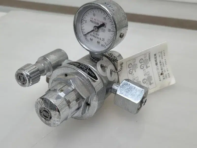 OMEGA Pressure Gauge 압력조정기