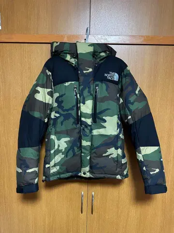 노스페이스 발토로 라이트 다운 재킷 단종된 카모