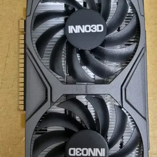 INNO3D GTX 1650 SUPER 4G 그래픽카드 판매합니다.